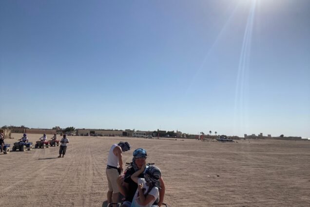 Hurghada Wüstenabenteuer und Stadtrundfahrt